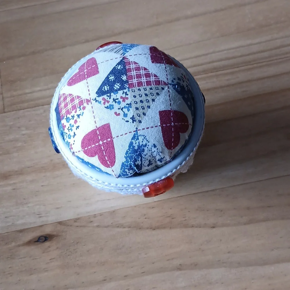 Pin cushion - Picture 1 of 2